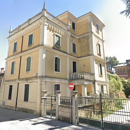 Civico 18 Bed & Breakfast Басано дел Грапа Екстериор снимка