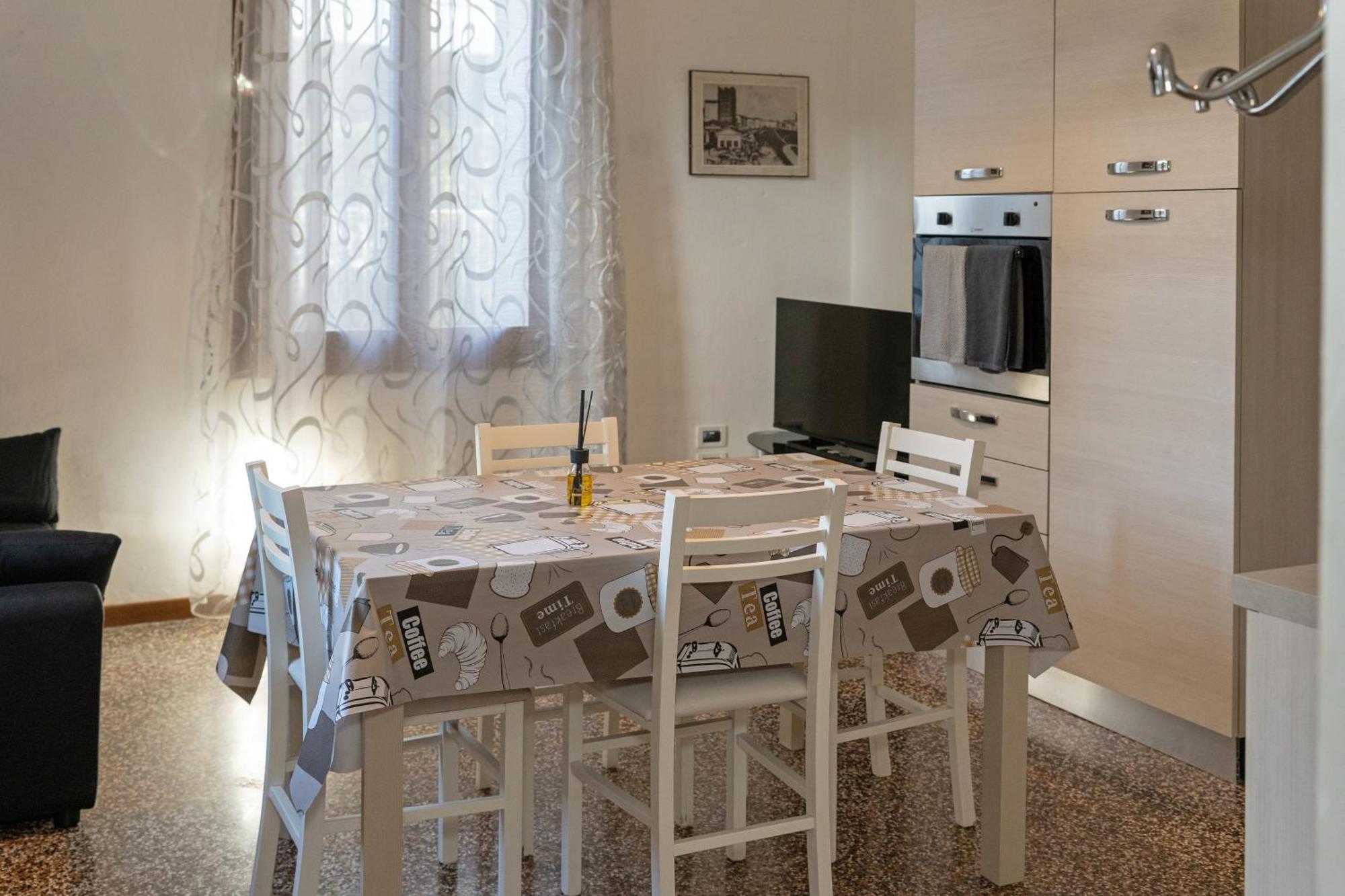 Civico 18 Bed & Breakfast Басано дел Грапа Екстериор снимка