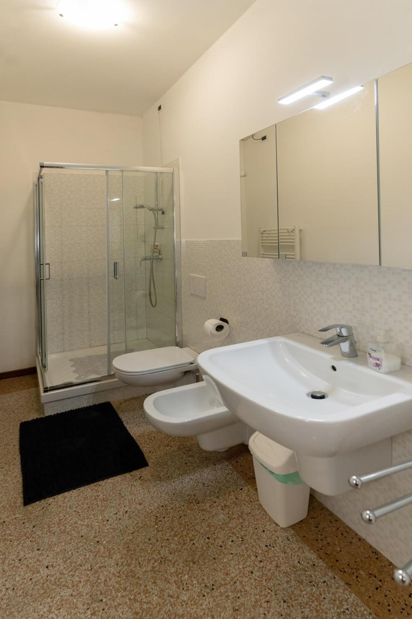 Civico 18 Bed & Breakfast Басано дел Грапа Стая снимка